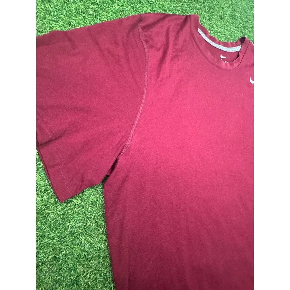 Nike Dri-FIT Mens XXL Training Shirt Maroon Burgundy‎ Short Sleeve Swoosh Tee